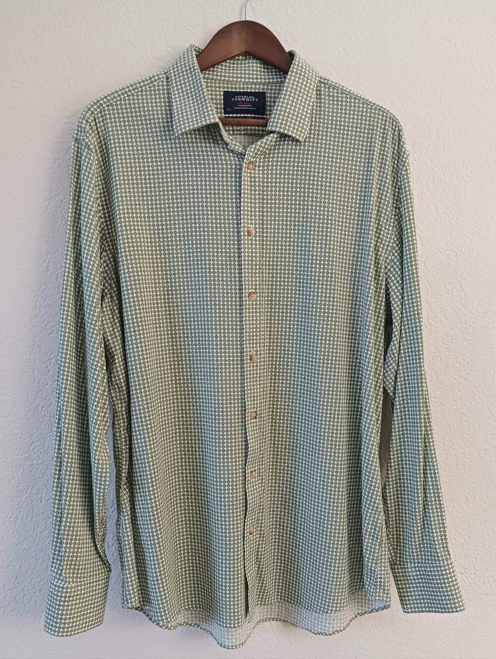 Mens Long-Sleeve Green And White Patterned Button-Down Shirt XL